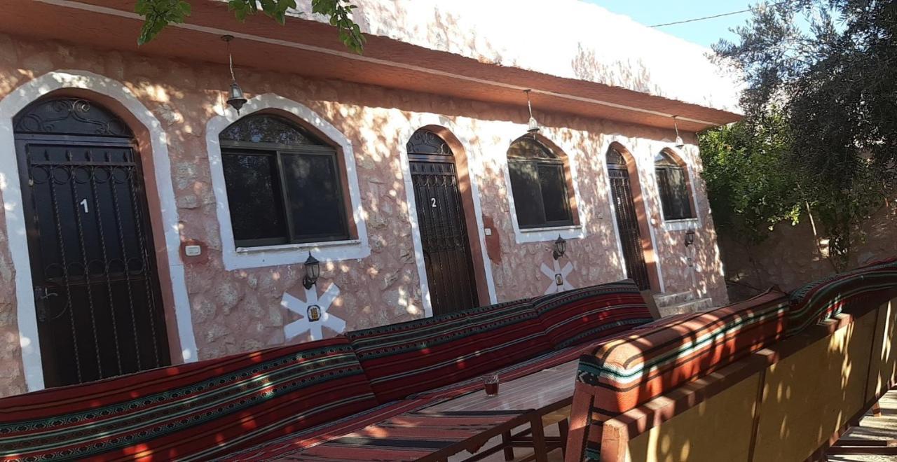 Guest House Attallah Wadi Musa Exterior photo