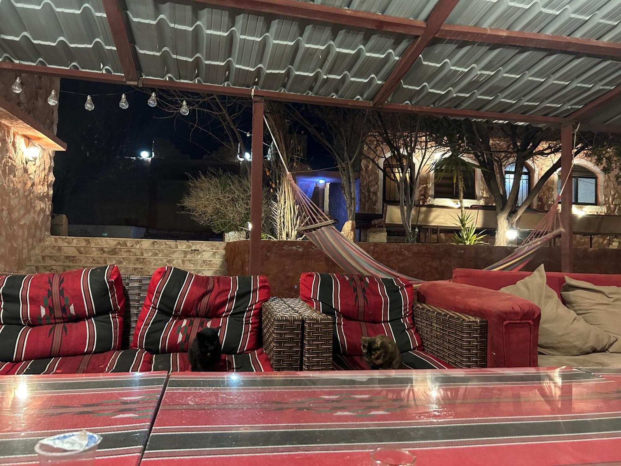 Guest House Attallah Wadi Musa Exterior photo